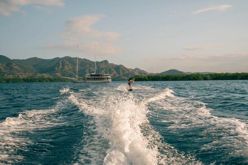 Wakeboarding in Indonesia nearby Fenides Phinisi yacht